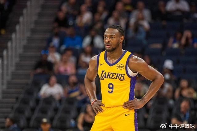 拜仁官方向巴黎道歉 球迷拉横幅未得到拜仁授权